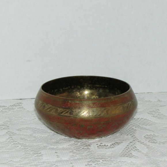 Vintage Etched Brass Low Vase Boho Planter Red Black Enamel 4" Decorative - Picture 1 of 6